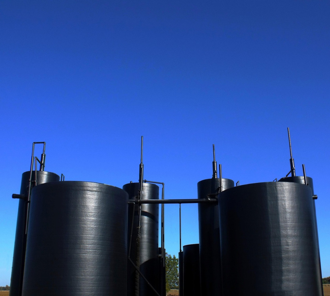 fuel oil storage tank