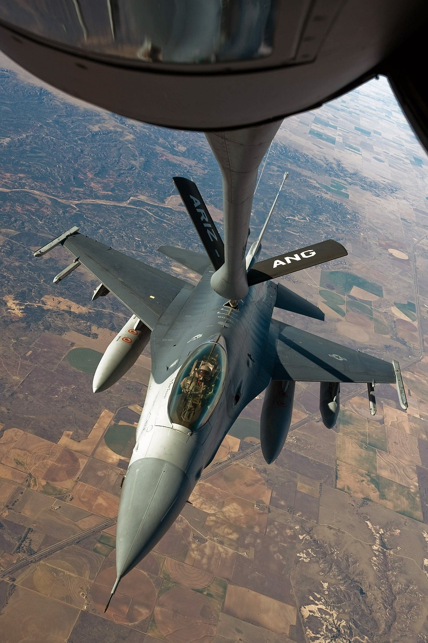 jet fuel airplane refueling